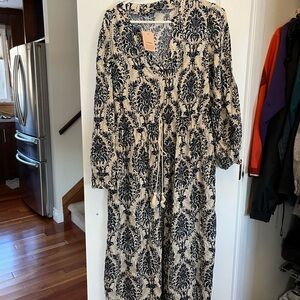 BloomChic Navy and Cream Floral Dress